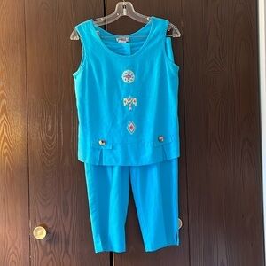 Taurus II turquoise 2pc. Sleeveless top and capris. Size 8P Linen blend